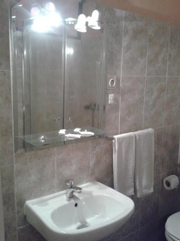 Lira Guest House B&B Porto Luaran gambar
